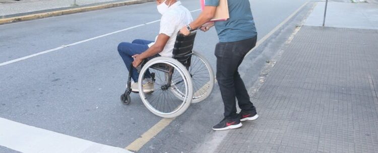 Prefeitura de Caraguatatuba faz projetos gratuitos para quem vai construir ou reformar calçadas