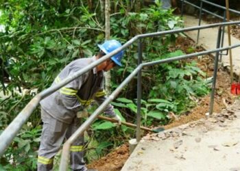 Mais cinco bairros de Caraguatatuba são contemplados com iluminação pública em Caraguatatuba