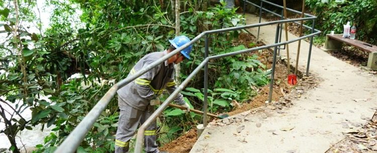 Mais cinco bairros de Caraguatatuba são contemplados com iluminação pública em Caraguatatuba