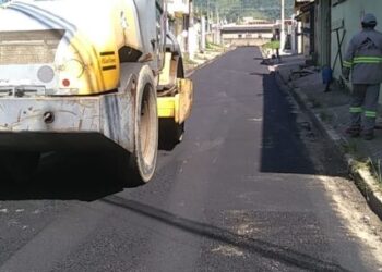 Prefeitura de Caraguatatuba realiza obras de pavimentação asfáltica na Região Sul