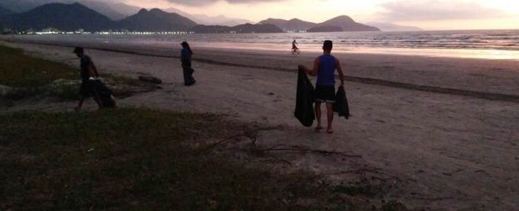 Prefeitura de Caraguatatuba recolhe 30 toneladas de lixo das praias durante feriado de Carnaval