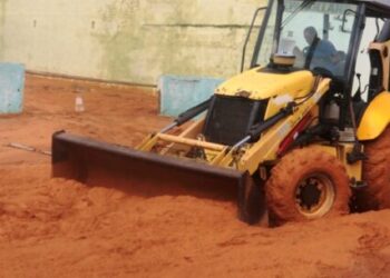 Prefeitura de Caraguatatuba executa trabalho de limpeza após chuvas