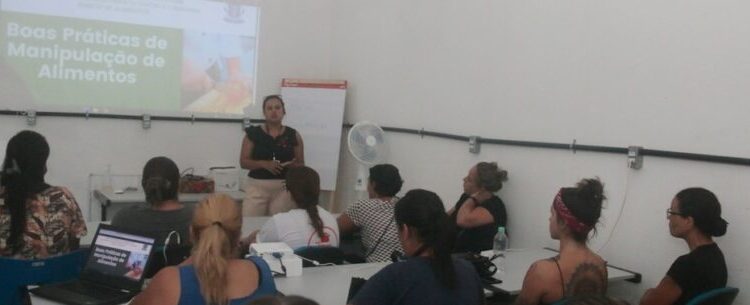 Alunos do Workshop de Marmitaria Comercial, Fit e Low Carb recebem curso de Boas Práticas de Manipulação de Alimentos