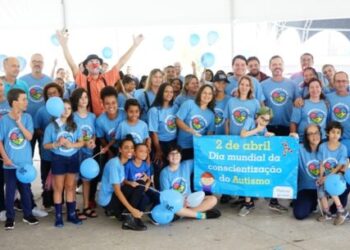 Encontro para conscientização sobre Transtorno do Espectro Autista reúne mais de 150 pessoas na Praça da Cultura