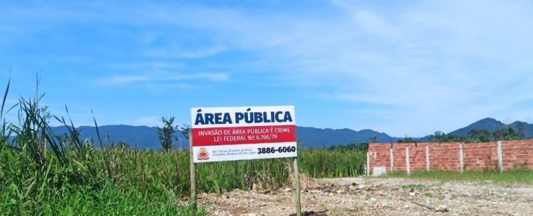 Prefeitura de Caraguatatuba retoma área pública invadida no bairro Golfinhos