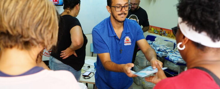 Caraguatatuba inicia entrega de kits da 1ª etapa do Circuito de Corrida de Rua