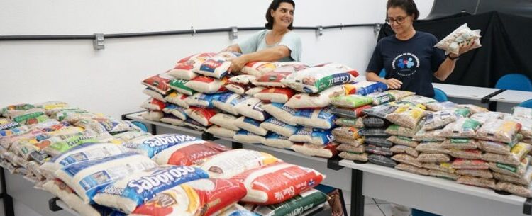 Fundo Social de Caraguatatuba repassa mais de 2 toneladas de alimentos para instituições sociais