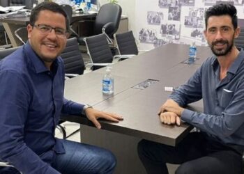 Prefeitura e Associação Comercial alinham parcerias para atender comerciantes de Caraguatatuba