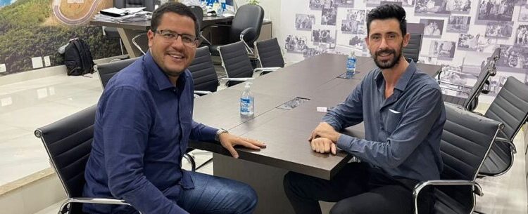 Prefeitura e Associação Comercial alinham parcerias para atender comerciantes de Caraguatatuba