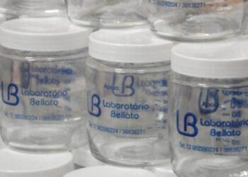 Banco de Leite Humano de Caraguatatuba recebe doação de 100 frascos de vidro do Laboratório Bellato