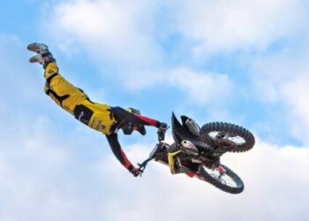 Caraguatatuba recebe nova temporada do Arena Freestyle Show