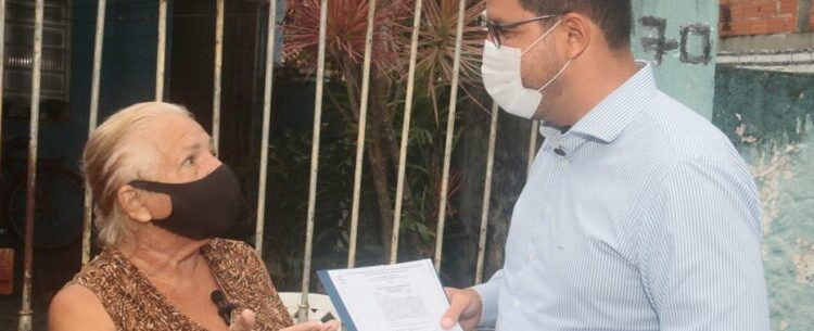 Prefeitura de Caraguatatuba entrega títulos de Regularização Fundiária para núcleos congelados por quase 10 anos