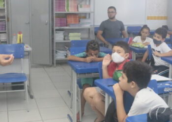 Acompanhamento da frequência escolar dos beneficiários do Programa Auxílio Brasil é retomado em abril