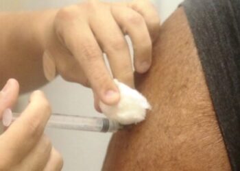 Começa hoje vacinação contra gripe para idosos acima de 60 anos e profissionais da saúde