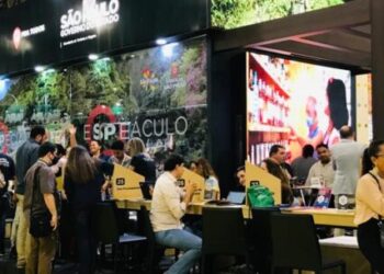 Prefeitura de Caraguatatuba apresenta seu turismo para compradores internacionais na WTM 2022