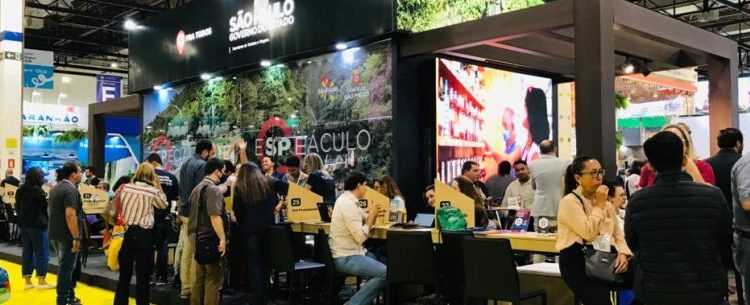 Prefeitura de Caraguatatuba apresenta seu turismo para compradores internacionais na WTM 2022