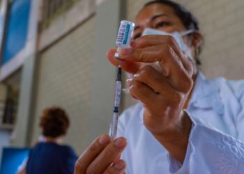 Bertioga realiza Corujão da Vacinação contra a Covid-19, gripe e sarampo nesta semana