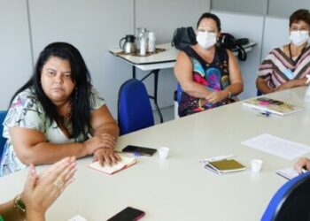 Profissionais do desenvolvimento social de Itaquaquecetuba procuram Caraguatatuba para aprender sobre a escuta especializada do município