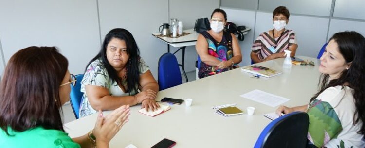 Profissionais do desenvolvimento social de Itaquaquecetuba procuram Caraguatatuba para aprender sobre a escuta especializada do município