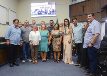 Presidente da Fundacc é homenageada pela Câmara durante inauguração da ‘Galeria das Vereadoras’