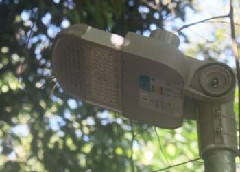 Caraguatatuba inaugura iluminação da Pedra do Jacaré em comemoração ao aniversário da cidade