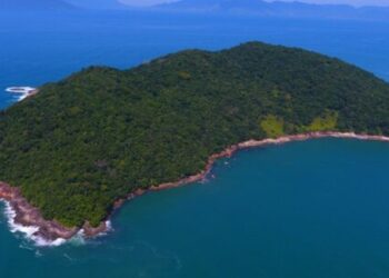 Atrativos de Caraguatatuba ganham destaque em novo guia turístico elaborado pelo Governo do Estado