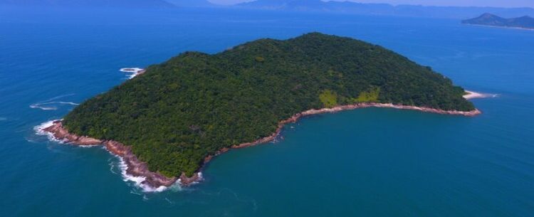 Atrativos de Caraguatatuba ganham destaque em novo guia turístico elaborado pelo Governo do Estado