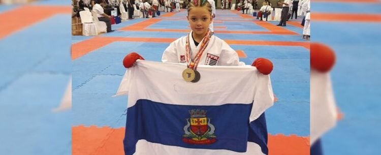 Atleta de Caraguatatuba de 10 anos conquista vaga para final do Campeonato Paulista de Karatê