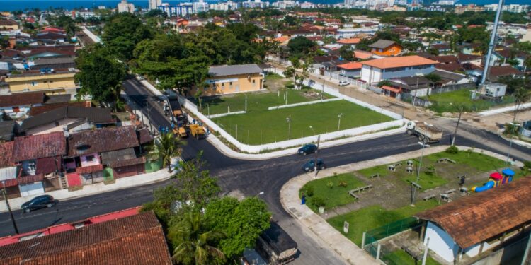 Prefeitura leva asfalto a mais ruas do Rio da Praia