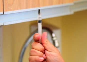 Caraguatatuba inicia vacinação da 4ª dose contra Covid-19 em idosos acima de 60 anos nesta terça-feira