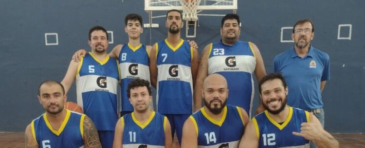 Basquete adulto masculino de Caraguatatuba continua invicto na Copa Metropolitano