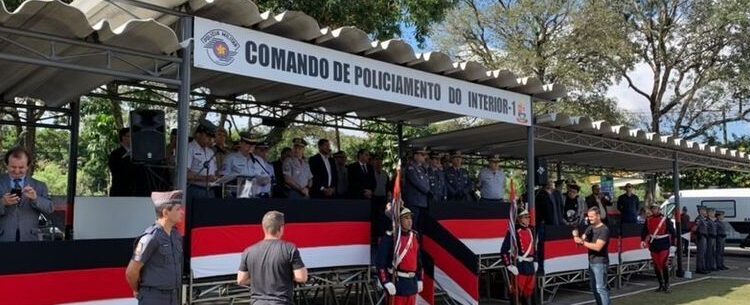 Prefeito de Caraguatatuba participa da troca do comando do CPI-1 da Polícia Militar em São José dos Campos