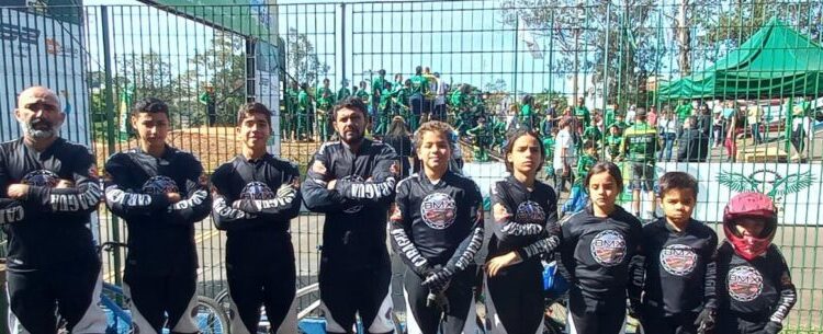 Bicicross de Caraguatatuba conquista 8 medalhas na estreia da Copa Paulínia de Bicicross
