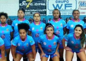 Caraguatatuba é campeã em torneio de futsal feminino em Minas Gerais