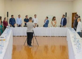 Prefeito de Caraguatatuba participa da primeira reunião da AMVale