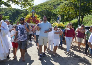 Cerimônia ‘Barcos ao Mar’ marca fim do Defeso do Camarão e homenageia o pescador Luiz Antônio de Assis