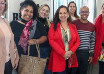 Educação de Caraguatatuba participa de formação sobre Currículo Paulista