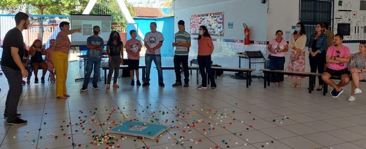 Escola de Caraguatatuba promove atividades em Libras para ampliar a participação da comunidade