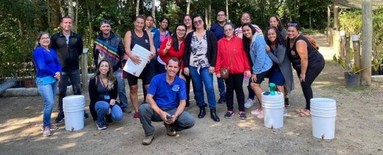 Projeto em Caraguatatuba ensina compostagem para educadores