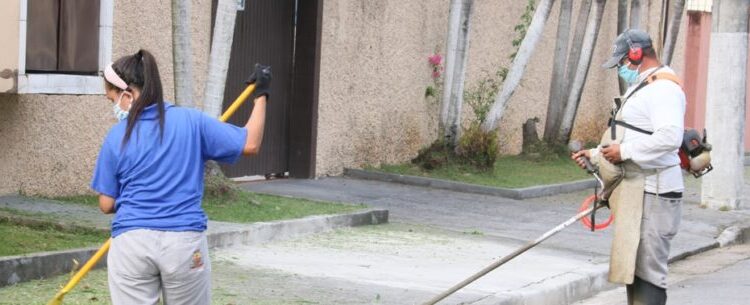 Mais bolsistas do PEAD são chamados para atuar na limpeza pública em Caraguatatuba