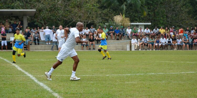 Craques do futebol brasileiro se reúnem para Selesim 2022 neste domingo (22)