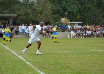 Craques do futebol brasileiro se reúnem para Selesim 2022 neste domingo (22)