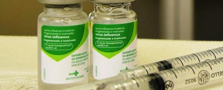 Caraguatatuba inicia vacinação contra gripe para professores, pessoas com deficiência ou com comorbidades