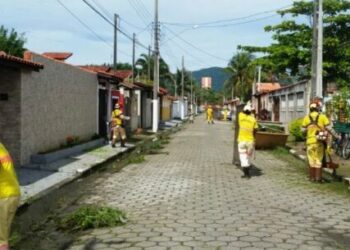 Prefeitura de Caraguatatuba inicia força-tarefa de limpeza com Programa ‘Bairro a Bairro’