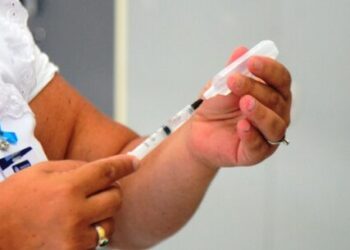 Caraguatatuba inicia aplicação da 3ª dose contra Covid-19 em jovens de 12 a 17 anos