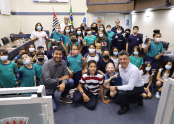 Estudantes do Colégio Módulo fazem visita na Câmara Municipal