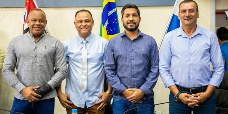 Mesa Diretora da Câmara de Caraguatatuba é reconduzida para biênio 2023-2024