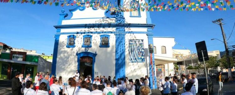 Caraguatatuba celebra Dia de Santo Antônio com missas, casamento e festa social