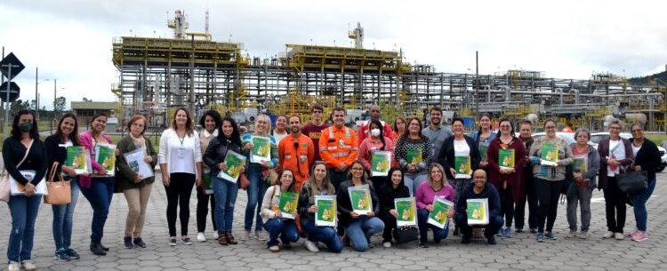 Cartilha ‘Energia com Escolas’ é lançada para professores de Caraguatatuba em evento na UTGCA