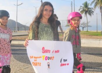Dia Mundial do Skate é comemorado em Caraguatatuba com café da manhã e passeio de alunos pelo Centro